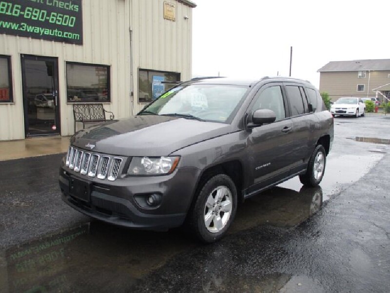 2017 Jeep Compass in Oak Grove, MO 64075 - 18145215