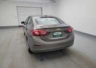 2018 Chevrolet Cruze in Miamisburg, OH 45342 - 18145373 6
