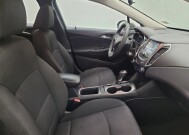 2018 Chevrolet Cruze in Miamisburg, OH 45342 - 18145373 21