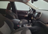 2018 Jeep Cherokee in Louisville, KY 40258 - 18145450 21