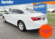 2018 Chevrolet Malibu in Conway, AR 72032 - 18145566 3