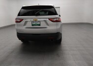 2019 Chevrolet Traverse in Fort Worth, TX 76116 - 18145616 7
