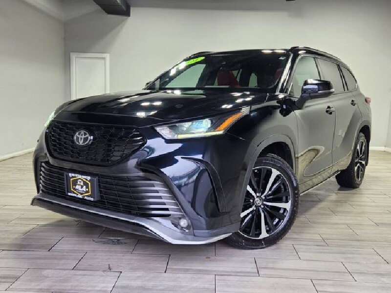 2021 Toyota Highlander in Cinnaminson, NJ 08077 - 18145970