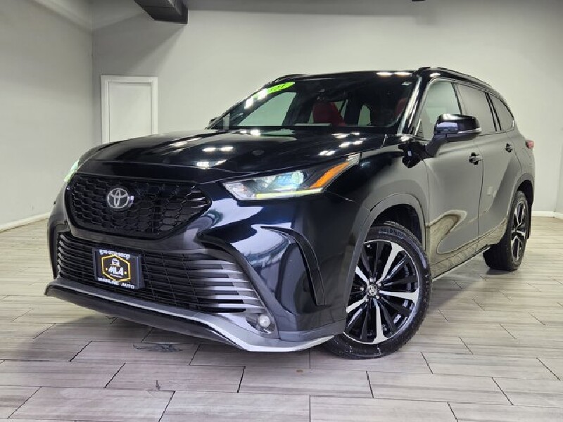 2021 Toyota Highlander in Cinnaminson, NJ 08077 - 18145970