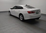 2021 Chevrolet Malibu in Topeka, KS 66611 - 18146164 5