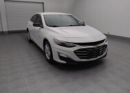 2021 Chevrolet Malibu in Topeka, KS 66611 - 18146164 14