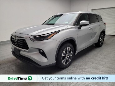 2022 Toyota Highlander in Riverside, CA 92504