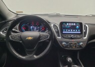 2018 Chevrolet Malibu in Indianapolis, IN 46219 - 18146669 22