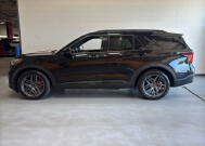2025 Ford Explorer in Burlington, WI 53105 - 18147005 2