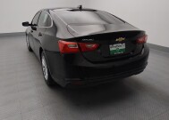 2017 Chevrolet Malibu in Springfield, MO 65807 - 18147184 6