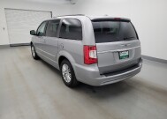 2015 Chrysler Town & Country in Louisville, KY 40258 - 18147729 5