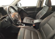 2017 Volkswagen Tiguan in Bradenton, FL 34207 - 18147847 17