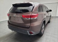 2018 Toyota Highlander in Riverside, CA 92504 - 18147993 7
