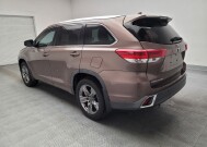 2018 Toyota Highlander in Riverside, CA 92504 - 18147993 5