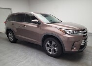 2018 Toyota Highlander in Riverside, CA 92504 - 18147993 11