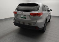 2018 Toyota Highlander in St. Louis, MO 63136 - 18148167 7