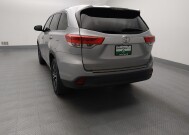 2018 Toyota Highlander in St. Louis, MO 63136 - 18148167 6