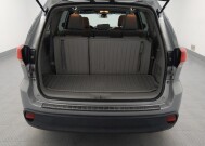 2018 Toyota Highlander in St. Louis, MO 63136 - 18148167 29