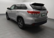 2018 Toyota Highlander in St. Louis, MO 63136 - 18148167 5