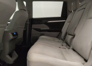 2019 Toyota Highlander in Tulsa, OK 74145 - 18148406 18
