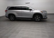 2019 Toyota Highlander in Tulsa, OK 74145 - 18148406 11