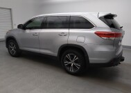 2019 Toyota Highlander in Lakewood, CO 80215 - 18148500 3