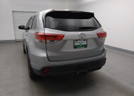 2019 Toyota Highlander in Lakewood, CO 80215 - 18148500 6