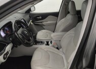 2019 Jeep Cherokee in Houston, TX 77060 - 18149076 17