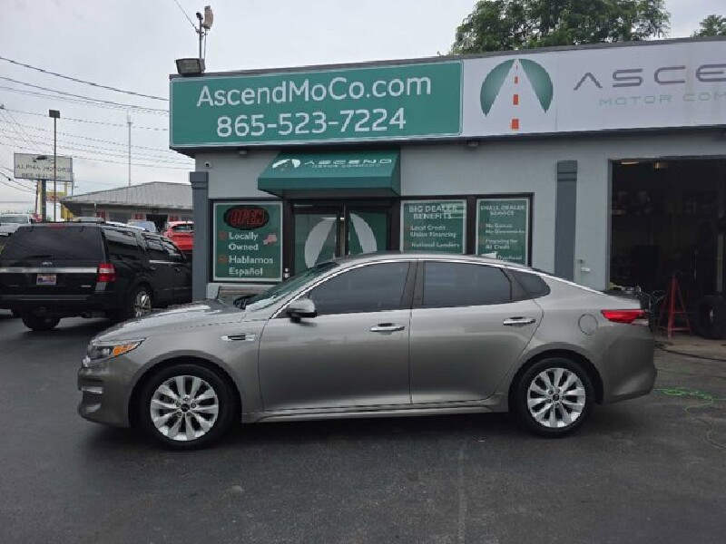 2018 Kia Optima in Knoxville, TN 37912 - 18149446