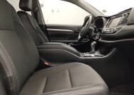 2019 Toyota Highlander in Fort Worth, TX 76116 - 18149718 21