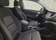 2017 Hyundai Tucson in Glendale, AZ 85301 - 18149795 21