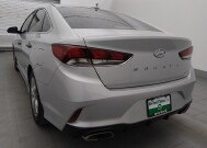 2019 Hyundai Sonata in Tampa, FL 33612 - 18149873 5