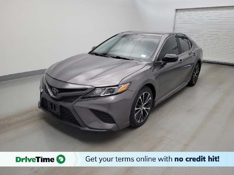 2018 Toyota Camry in Maple Heights, OH 44137 - 18150175