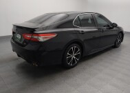 2018 Toyota Camry in Springfield, MO 65807 - 18150357 10