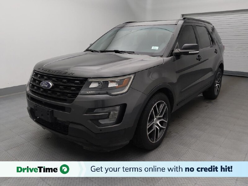 2017 Ford Explorer in St. Louis, MO 63136 - 18150358