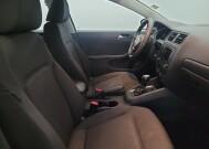 2016 Volkswagen Jetta in Pittsburgh, PA 15236 - 18150380 21