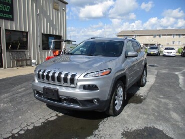 2017 Jeep Cherokee in Oak Grove, MO 64075