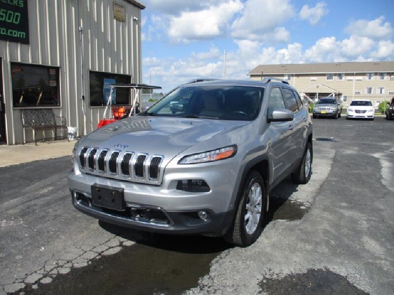 2017 Jeep Cherokee in Oak Grove, MO 64075 - 18150420