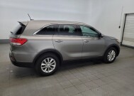 2017 Kia Sorento in Pittsburgh, PA 15237 - 18150605 10