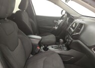 2019 Jeep Cherokee in St. Louis, MO 63125 - 18150630 21