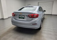 2017 Chevrolet Cruze in Eastpointe, MI 48021 - 18150670 7