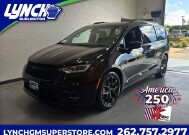 2025 Chrysler Pacifica in Burlington, WI 53105 - 18150780 1
