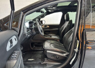 2025 Chrysler Pacifica in Burlington, WI 53105 - 18150780 16