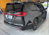 2025 Chrysler Pacifica in Burlington, WI 53105 - 18150780 5