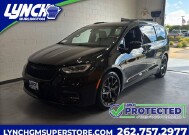 2025 Chrysler Pacifica in Burlington, WI 53105 - 18150780 1