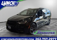 2025 Chrysler Pacifica in Burlington, WI 53105 - 18150780 1