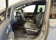 2025 Chrysler Pacifica in Burlington, WI 53105 - 18150782 16