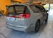 2025 Chrysler Pacifica in Burlington, WI 53105 - 18150782 5