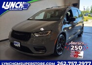 2025 Chrysler Pacifica in Burlington, WI 53105 - 18150782 1