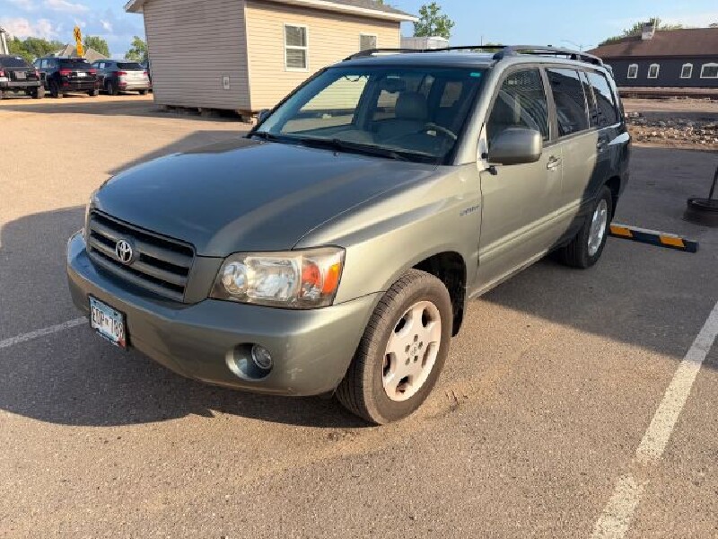 2005 Toyota Highlander in Wadena, MN 56482 - 18150840
